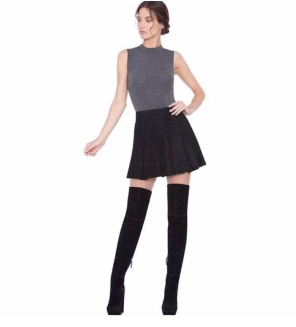 Alice & Olivia Lee Black Mini Skirt Lamb Suede Leather Pleated Back Zip Size 6